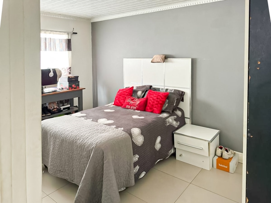 5 Bedroom Property for Sale in Ruyterwacht Western Cape